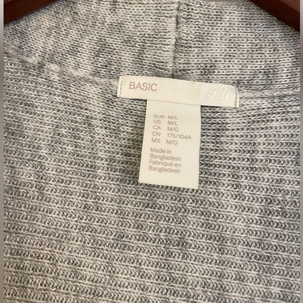 H&M Basic Grey Cardigan Size M/L - Picture 2 of 5